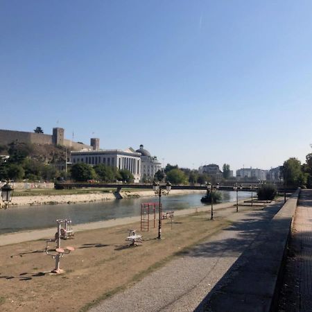 City Centre River View Apartment Üsküp Dış mekan fotoğraf